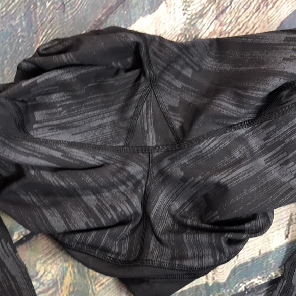 🍀🌸 Lululemon Run Inspire Capri leggings 🌸🍀 - Picture 11 of 16